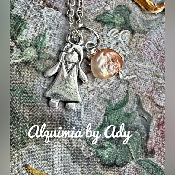 Alquimia Jewelry - DAINTY GIRL CHAIN SINGLE PEARL CHARM NECKLACE